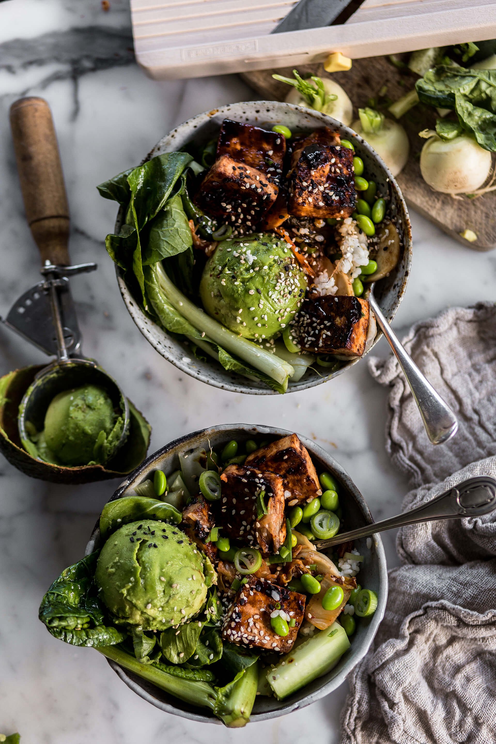 Poke bowl with chilli tofu and double avocado Lagom