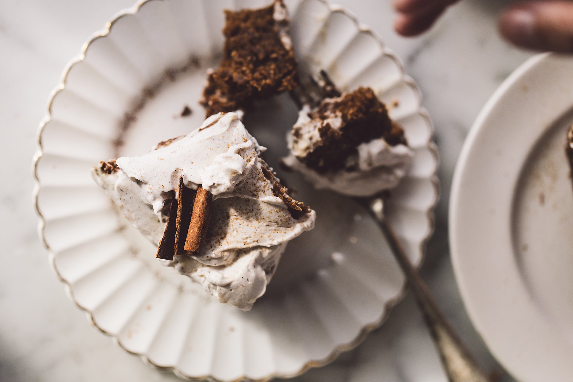 Vegan chai cake with whipped coconut frosting Lagom